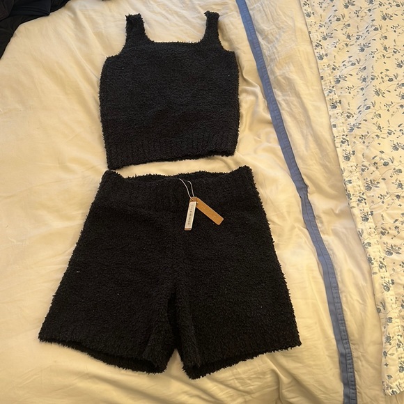 SKIMS Pants - Skims cozy knit tank & shorts set